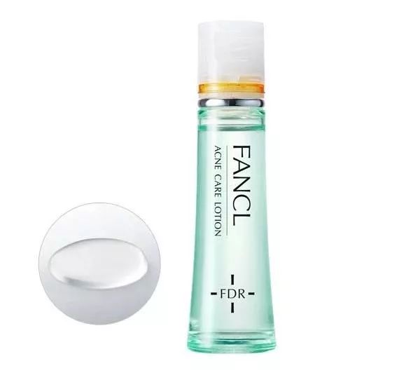 毛孔粗大黑头多脸爱出油小妙招,毛孔黑头夏天出油怎么护肤