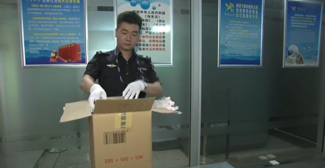 代购的lv包可以去专柜鉴定不,代购了个lv包包