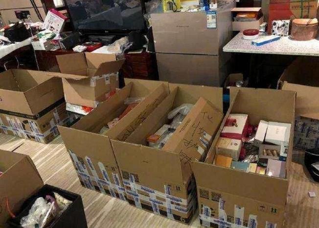 女明星开瓶盖教程,女明星化妆品使用方法