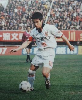 容志行的最佳搭档，二十年前放下教鞭，至今不悔离开中国足球