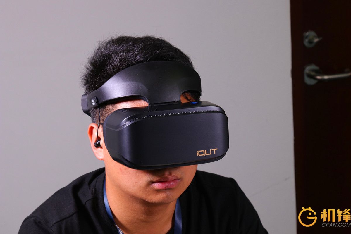 爱奇艺奇遇vr新款,爱奇艺奇遇二代vr清晰度