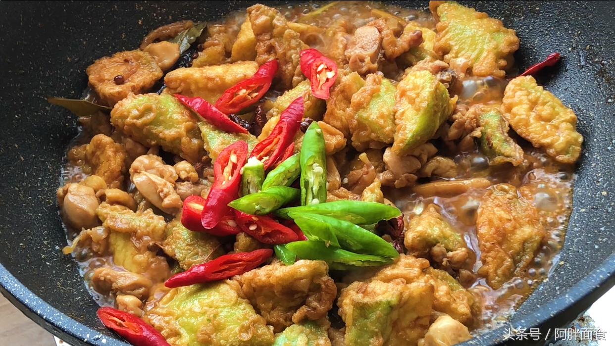 这个季节的丝瓜怎么吃,立秋后的丝瓜怎样吃不发黑