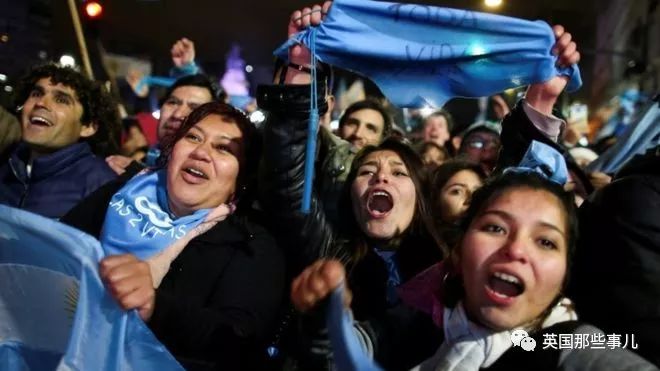 她们拼死抗争合法堕胎权利，却还是只能离胜利一步之遥……