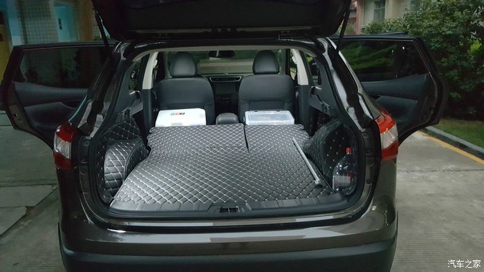 自驾游旅行睡逍客车里,逍客当房车用