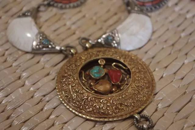 蒙古族爱戴银饰,民族特色银饰蒙古族