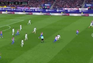 敲黑板!看朱婷演示排球“无球意识”,C罗演示足球“无球跑动”