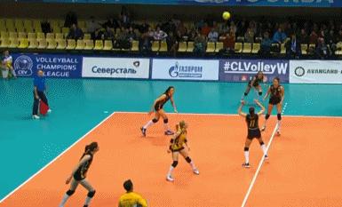 敲黑板!看朱婷演示排球“无球意识”,C罗演示足球“无球跑动”