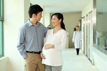 孕妈妈如何避免脐带绕颈等危害,孕期怎么避免胎儿脐带绕颈