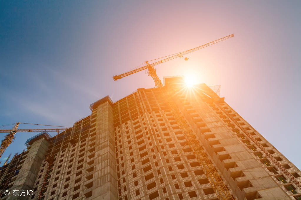 楼盘旁边挨着臭水沟是怎么介绍的,房产宣传湖景创意经典