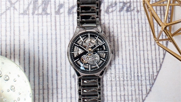 ETA机芯也可以露！雷达陶瓷腕表“开芯”