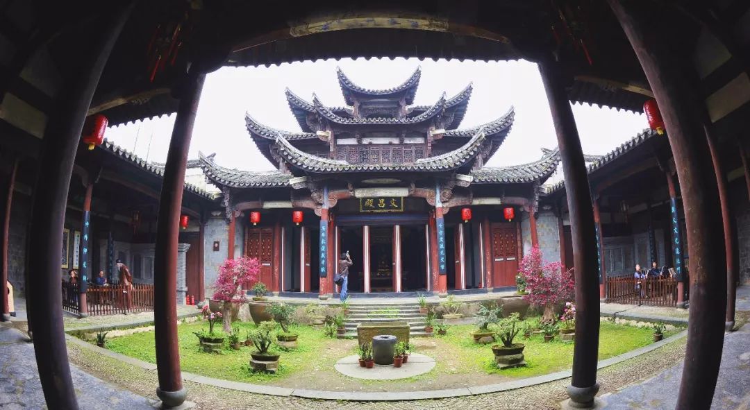 金庸笔下最美的十大旅游景点,金庸笔下的绝美风景