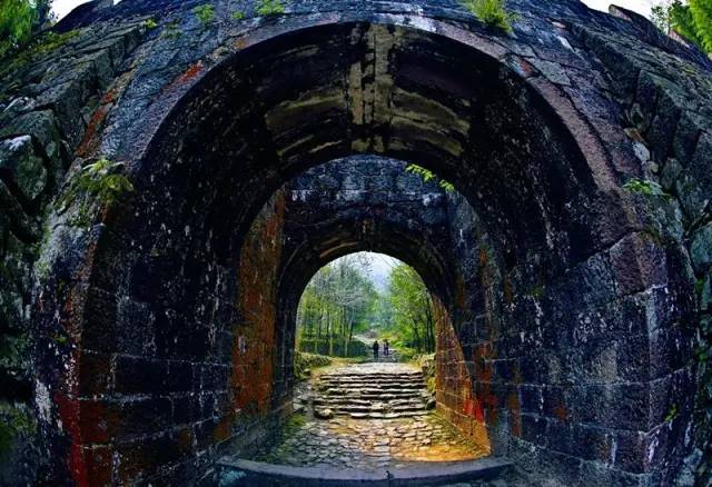 金庸笔下最美的十大旅游景点,金庸笔下的绝美风景