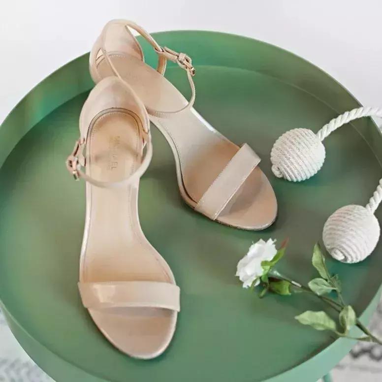 时尚百搭柔软舒适这款鞋超级推荐,目前穿得最舒服的几款鞋