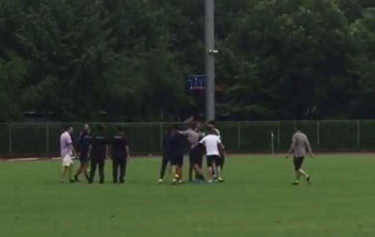 范志毅裁判被骂完整版,范志毅怒怼裁判完整版