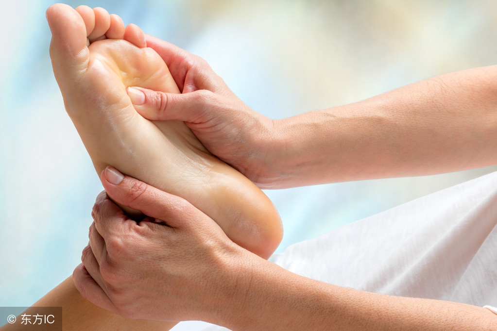 鸡眼是怎么引起的有什么偏方吗,鸡眼是怎样形成的怎么会长鸡眼呢