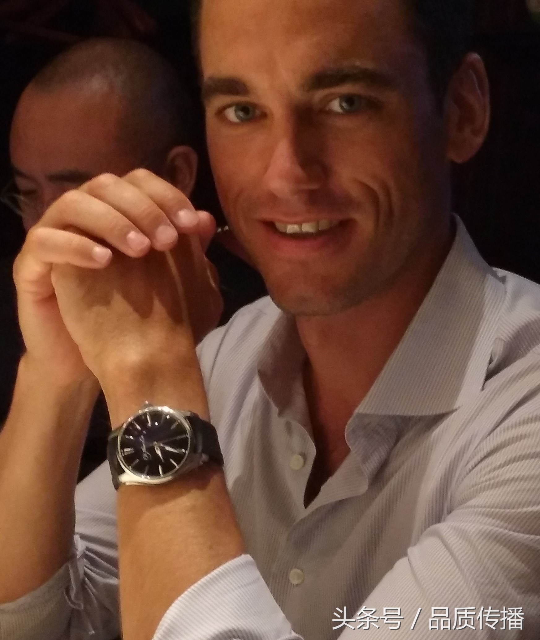 从瑞士苹果手表到奶酪手表，亨利慕时概念手表自成一派，珐琅K金