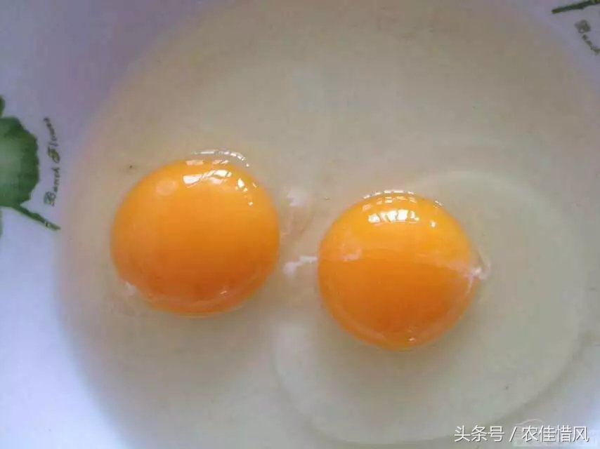 农村小伙子养鸡年收入240万你信吗,90后女大学生养鸡年销售3000万