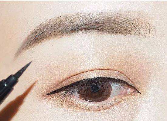 为什么你画了眼线和别人不一样,为什么你的眼妆画不好