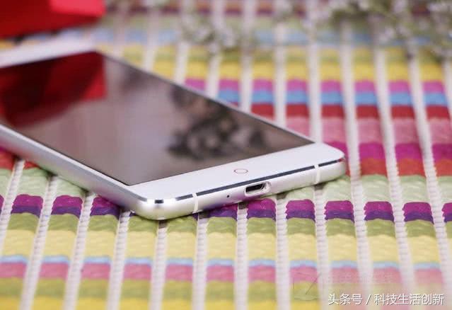 64G+6G+3350mAh+八核，低价格为2480元，国产之光！