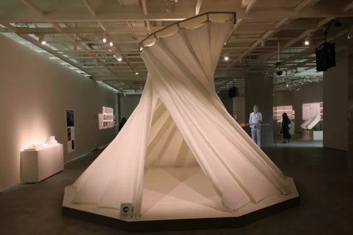 异化的负建筑—利星行偶遇隈研吾