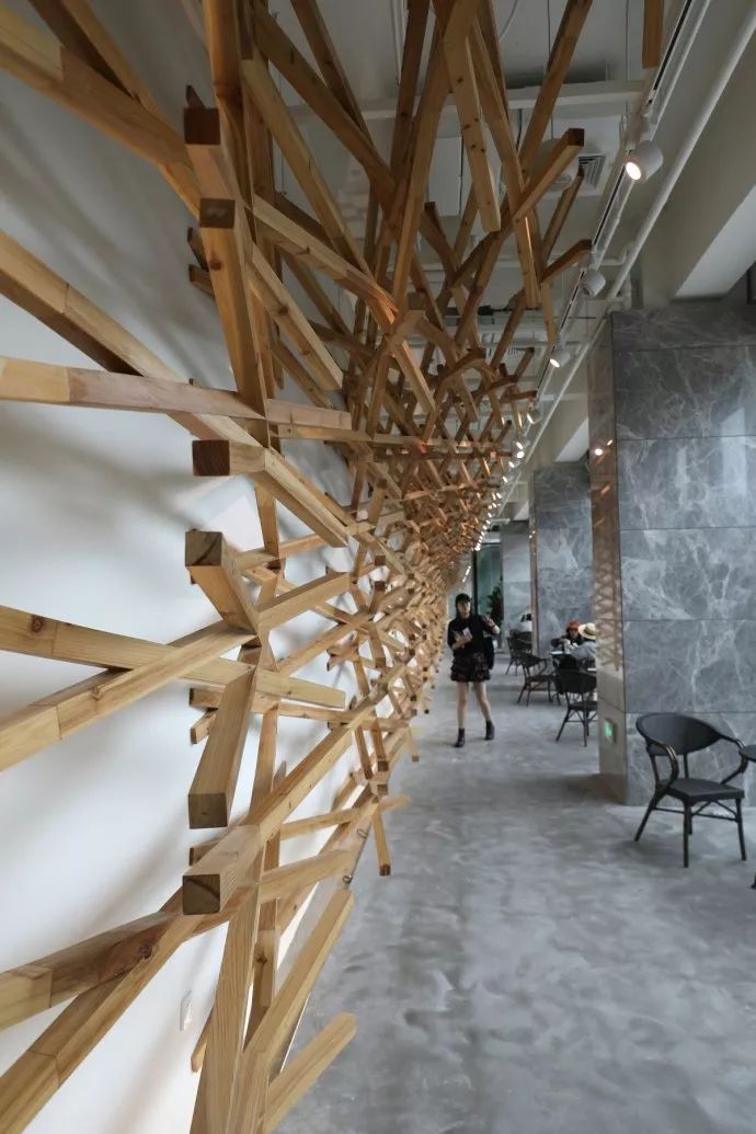 异化的负建筑—利星行偶遇隈研吾