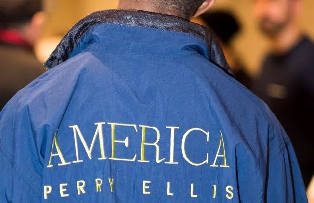 Coach母公司全年收入超预期，股价大涨12%；土耳其的奢侈品牌统一涨价至少20%；NewBalance剑指70亿美元俱乐部