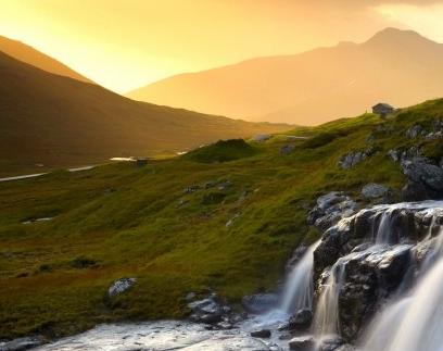 白手起家终成成功人士的三大生肖,中年人最容易爆发的三大生肖