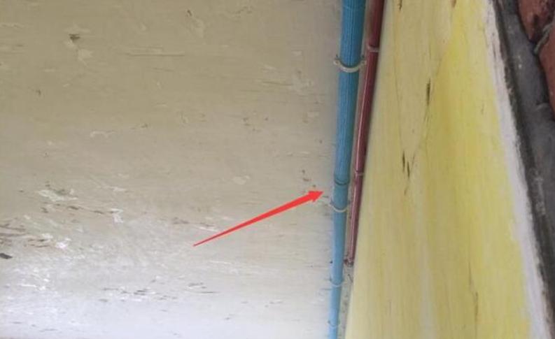 考虑到光线问题，这样来处理洗菜盆，朋友却说：麻烦大了