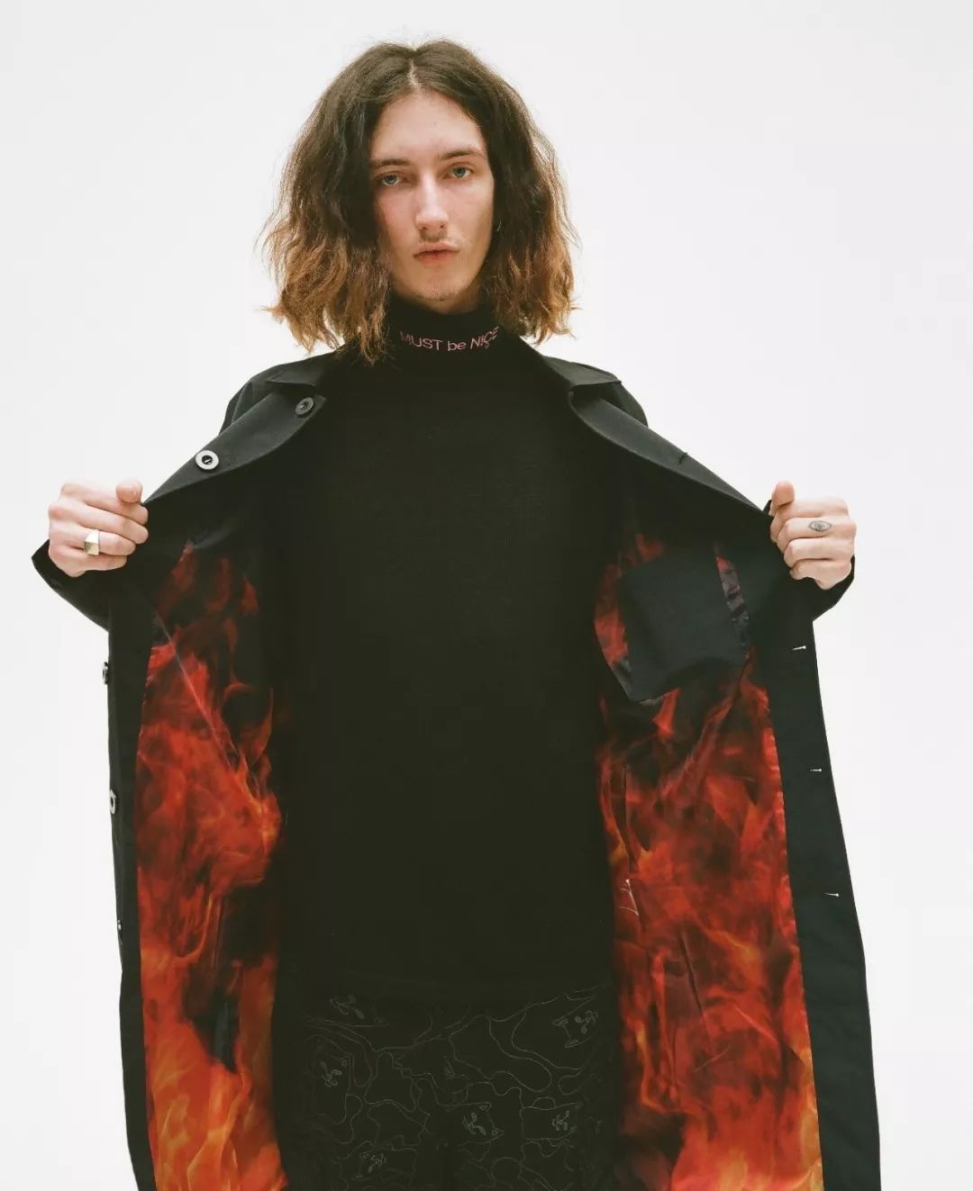 潮闻快食TravisScottxAF1再爆新联乘,ABATHINGAPE发售在即