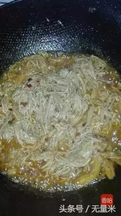 香辣金针菇又简单又好吃,教程香辣金针菇