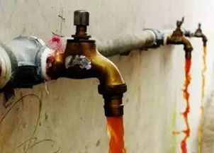 每天8杯水喝到眼瞎,每天8杯水皮肤会怎么样