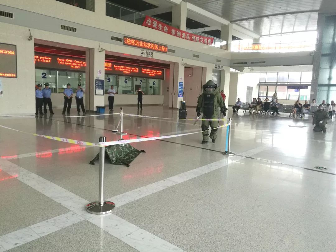 许多人不知道，在长途汽车客运站做出这些行为，不但无法乘车，还可能被带走处理