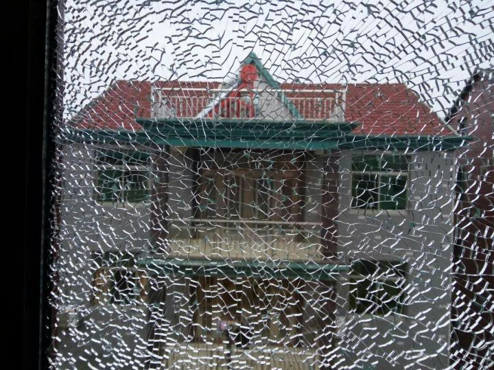 家里有孩子适合钢化玻璃门吗,家里有小孩装修注意哪些事项视频