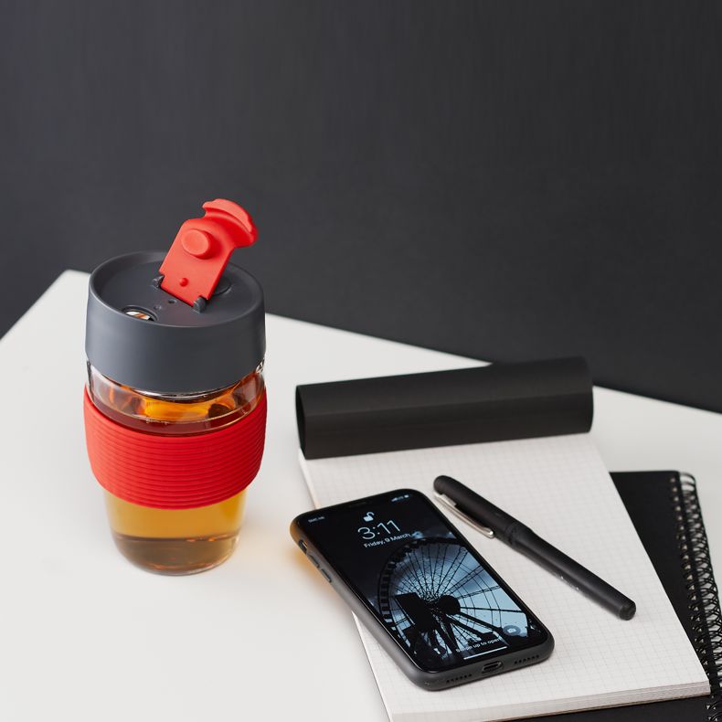 一颗球就能让茶水分离？王菲都爱不释手的丹麦茶杯