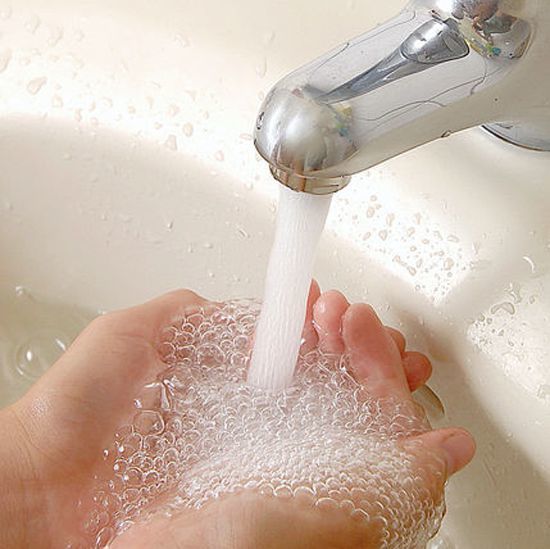 菜盆水龙头出水量小怎么回事,水龙头水垢堵塞出水量小