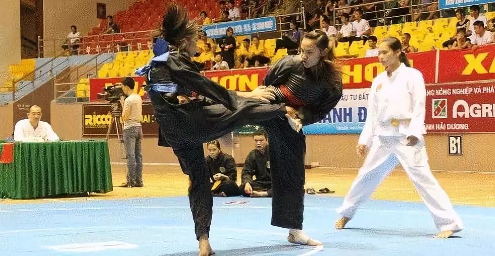 金牌是什么材料做的,亚运会金牌是纯黄金的吗