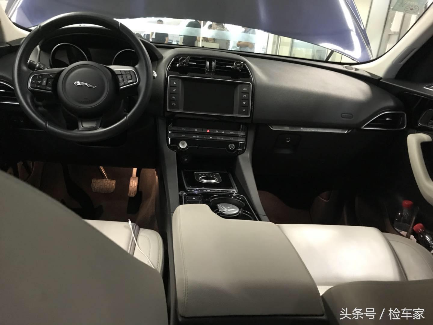 23款捷豹f-pacep250r-dynamicblack,买贬值快的二手车好吗