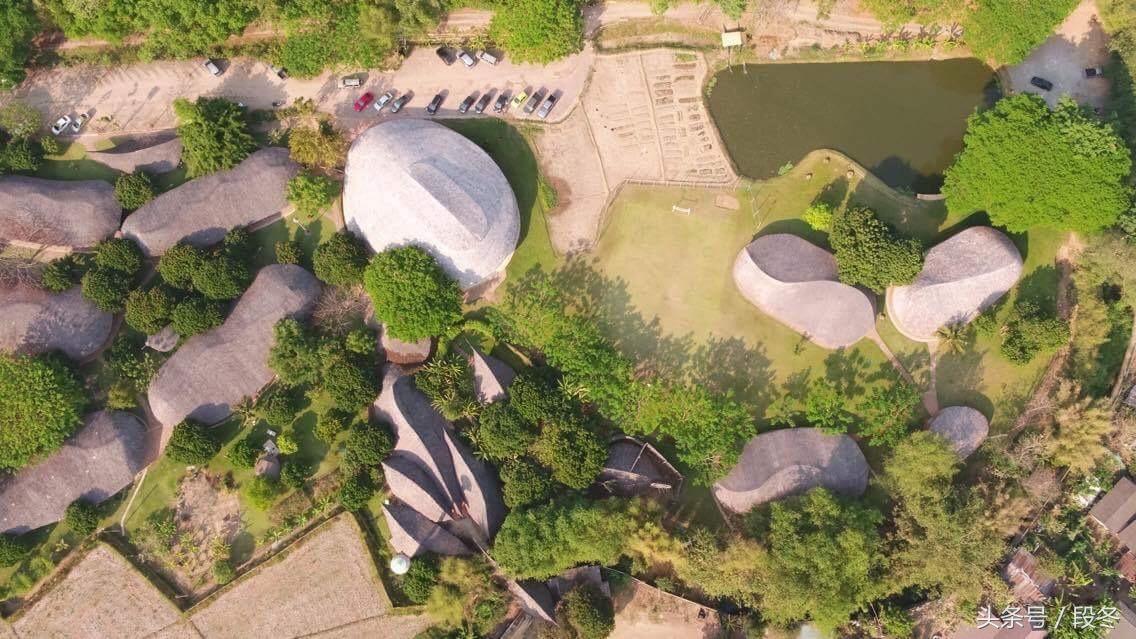 进入完全由竹子建造的体育馆，犹如奔赴一场精彩绝伦的工艺盛宴