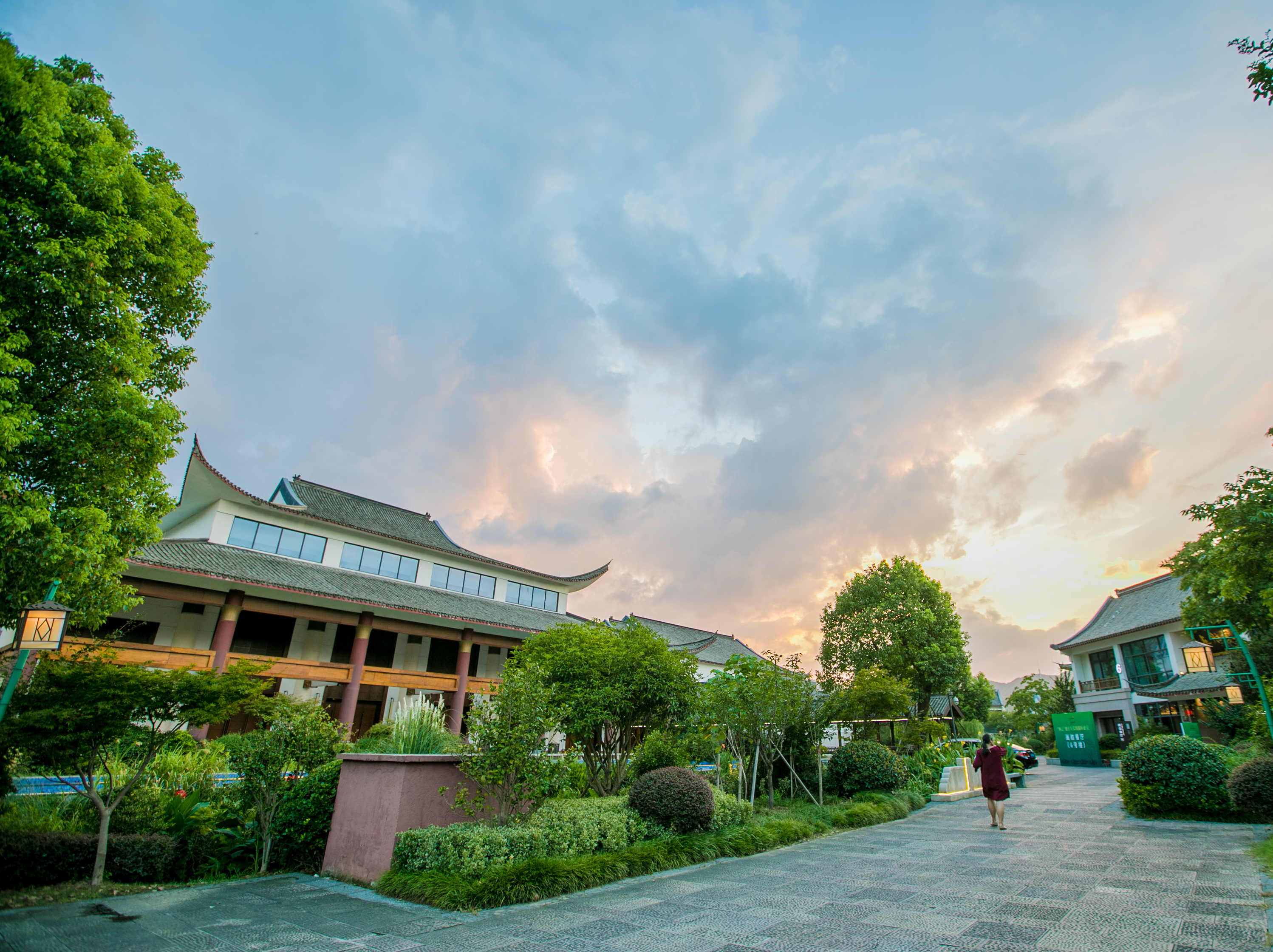 三亚人间天堂鸟巢度假村真实情况,三亚亚龙湾鸟巢度假村老板
