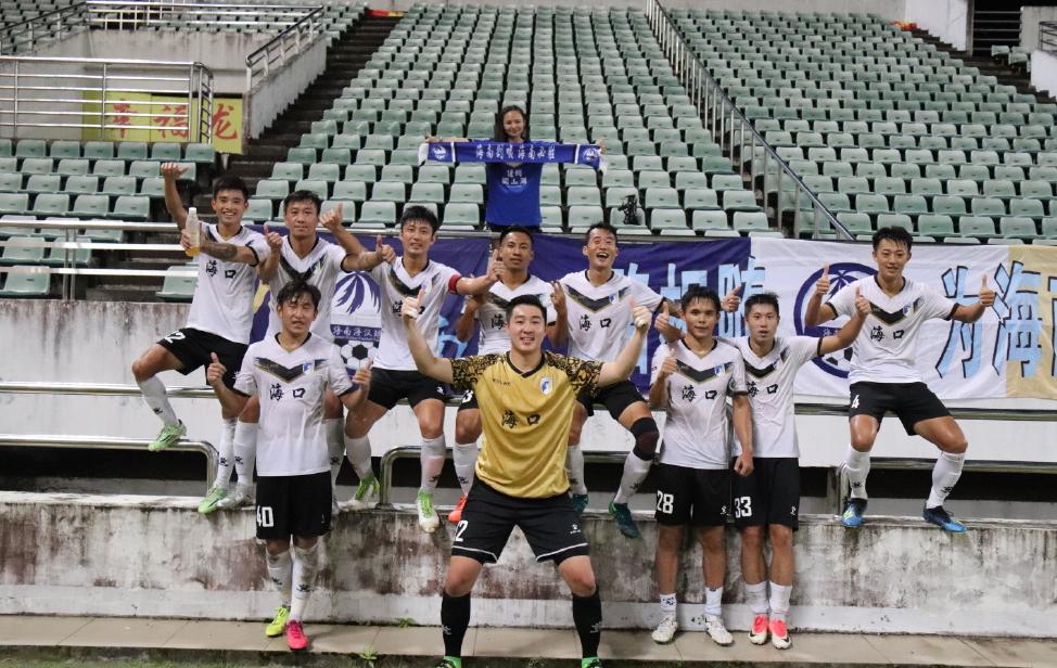 最美女球迷：奔赴千里远征，“一个人”为客队擂鼓助威！