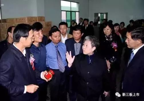 她被称中国第一美女身价过亿,老干妈一年卖出六亿瓶