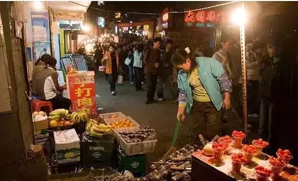 为什么武汉大学生提前放假,武汉大学生现在为什么放假