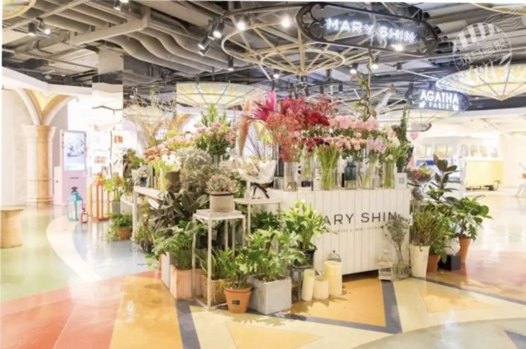 找一个关于roseonly花店的视频,roseonly花店的风格