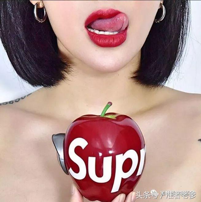 胸部撑起一滩水！被开价50万一晚，她是台湾超致命的Sneaker女孩