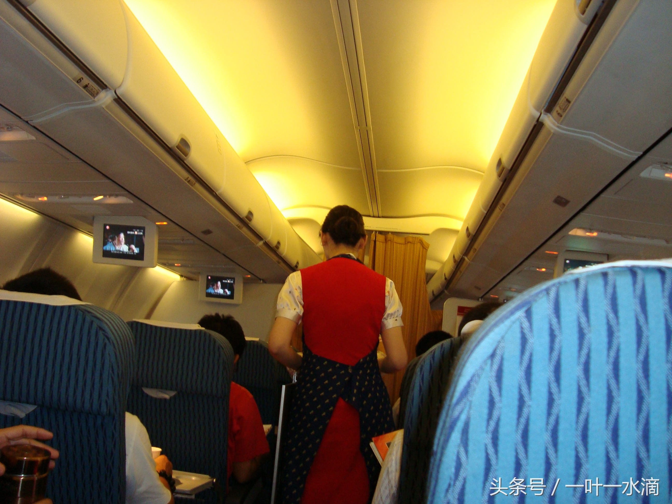 坐飞机上出现的糗事,坐飞机你遇到过怎样的尴尬经历