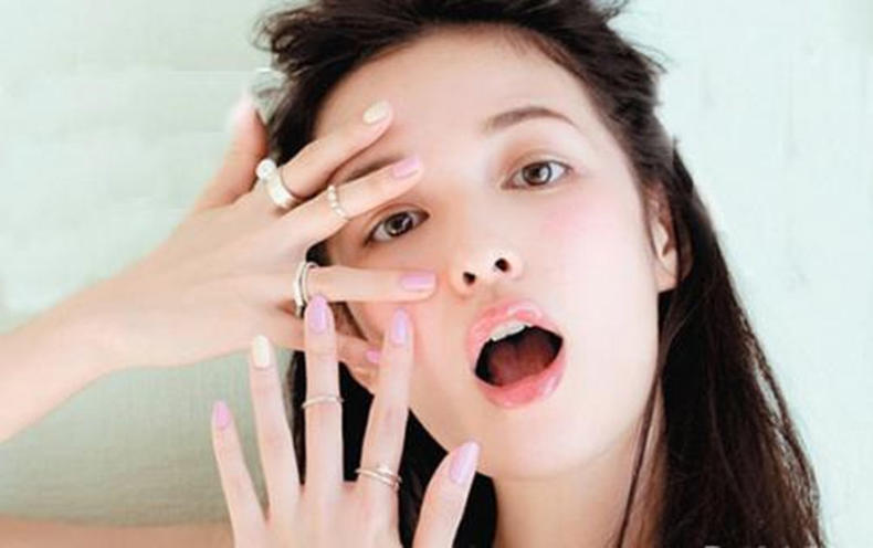 滋养修复唇膏,持久滋润滋养护唇膏