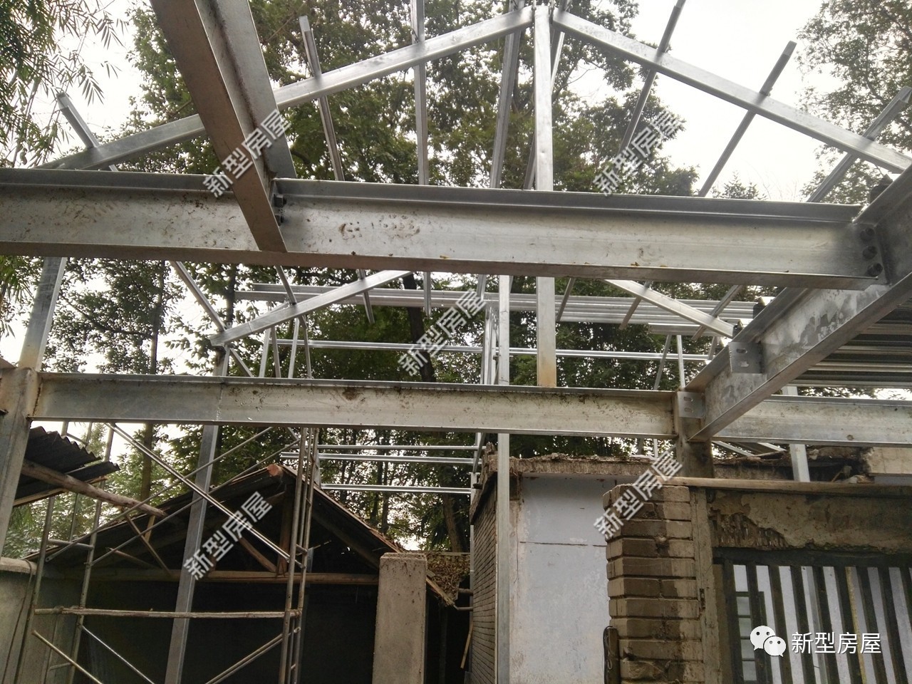 农村建180平的轻钢别墅需多少钱,最新农村新式轻钢别墅