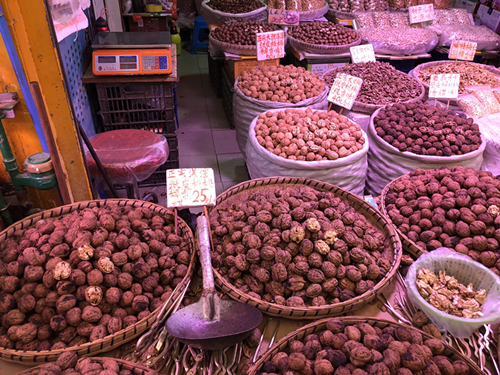 核桃表面光滑发白,核桃新货批发