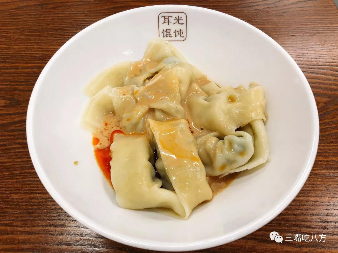 当年要是我没去批发美容美发产品，现在哪里还有小杨生煎的机会！