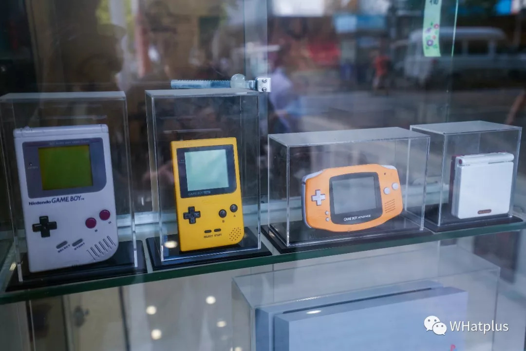 武汉电玩老杆的秘密基地，藏着限量版任天堂